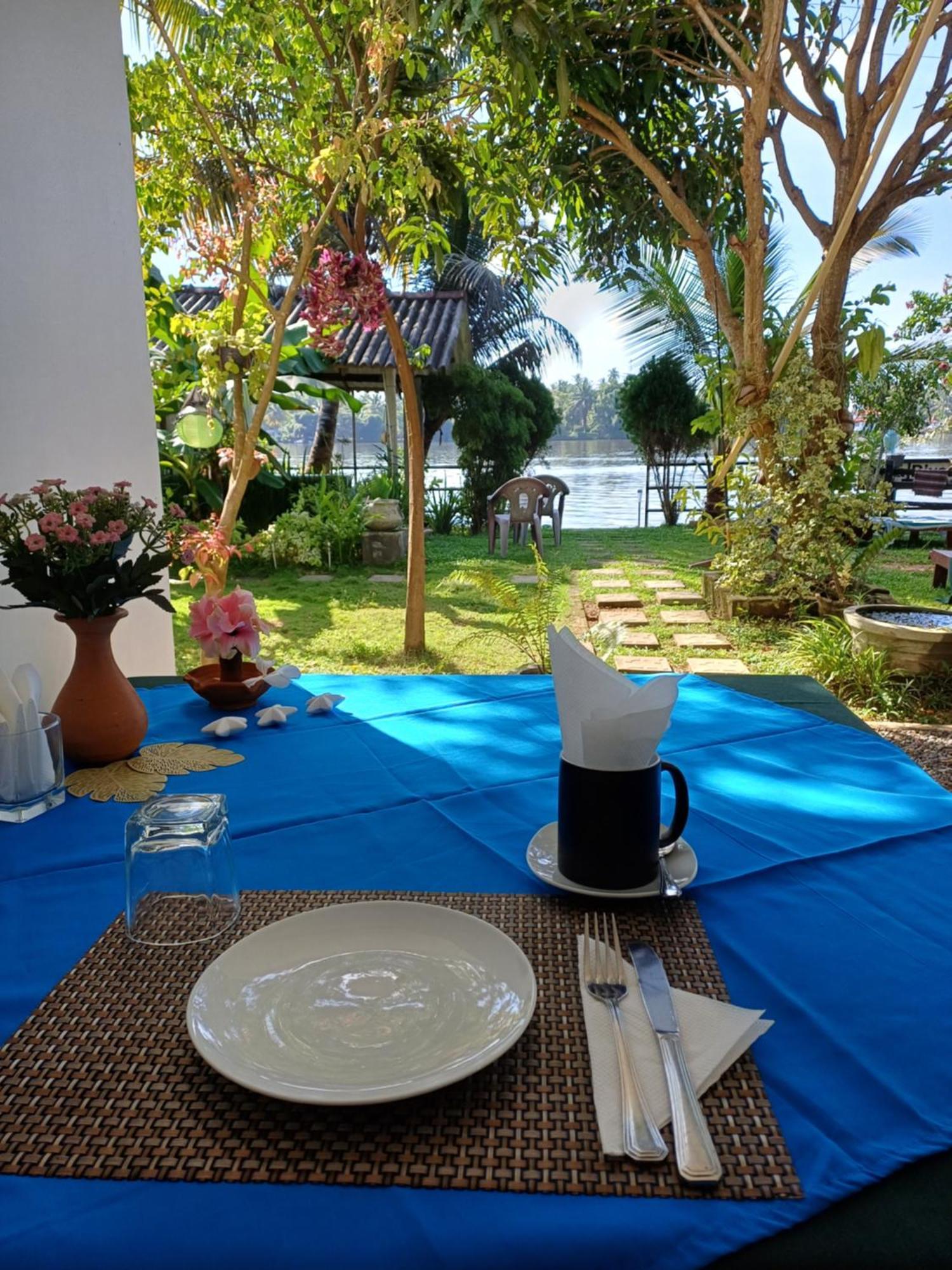 Villa River View Aluthgama Bagian luar foto