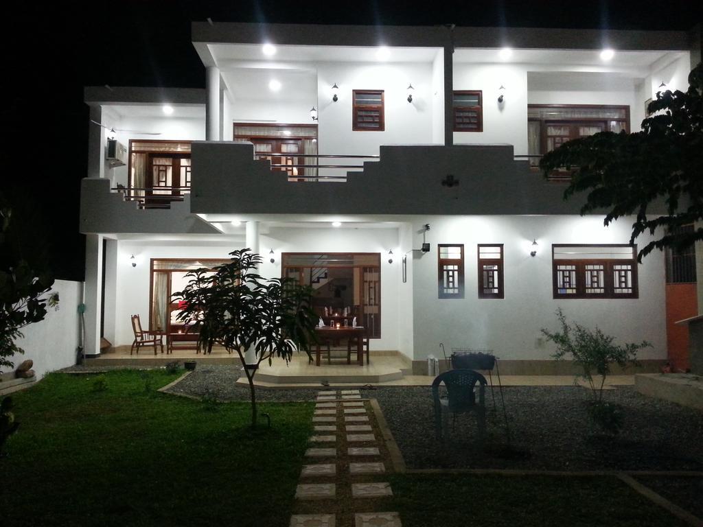 Villa River View Aluthgama Bagian luar foto